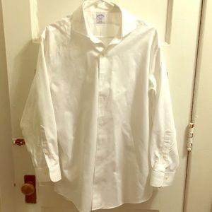 Men’s white dress shirt